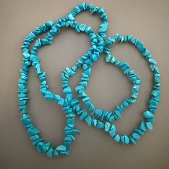 Southwestern Faux Turquoise Necklace 35 inches PRETTY 🔥 - Picture 2 of 3